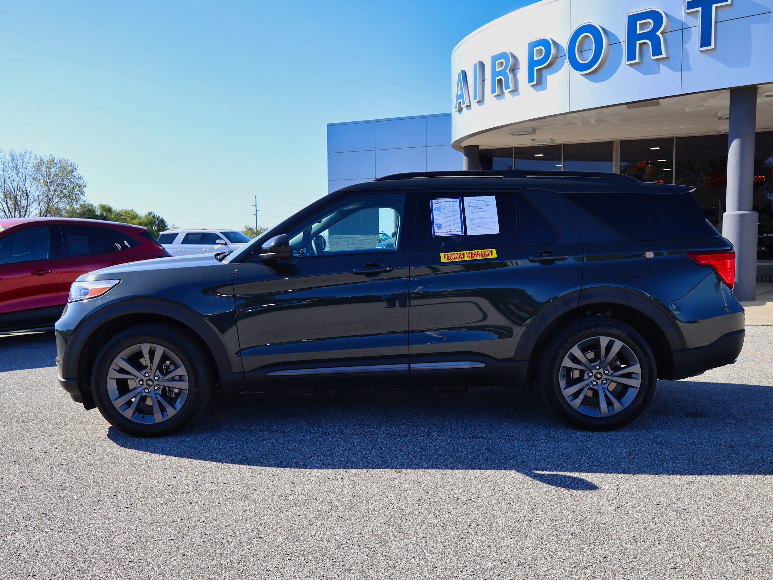 Used 2023 Ford Explorer XLT w/ Equipment Group 202A AWD/4WD image 2