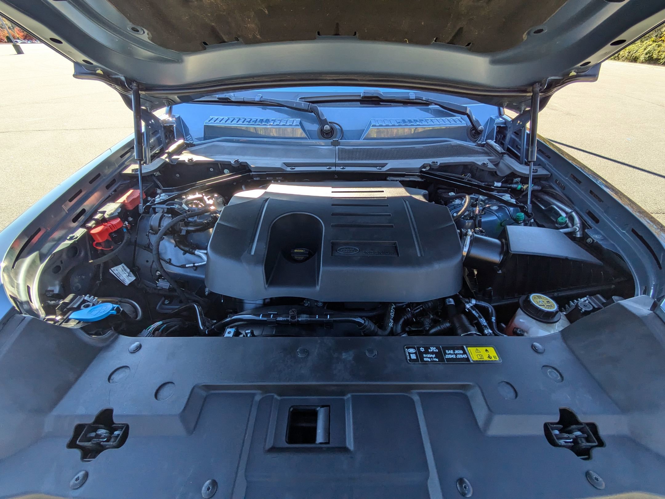 Used 2020 Land Rover Defender 110 SE image 31