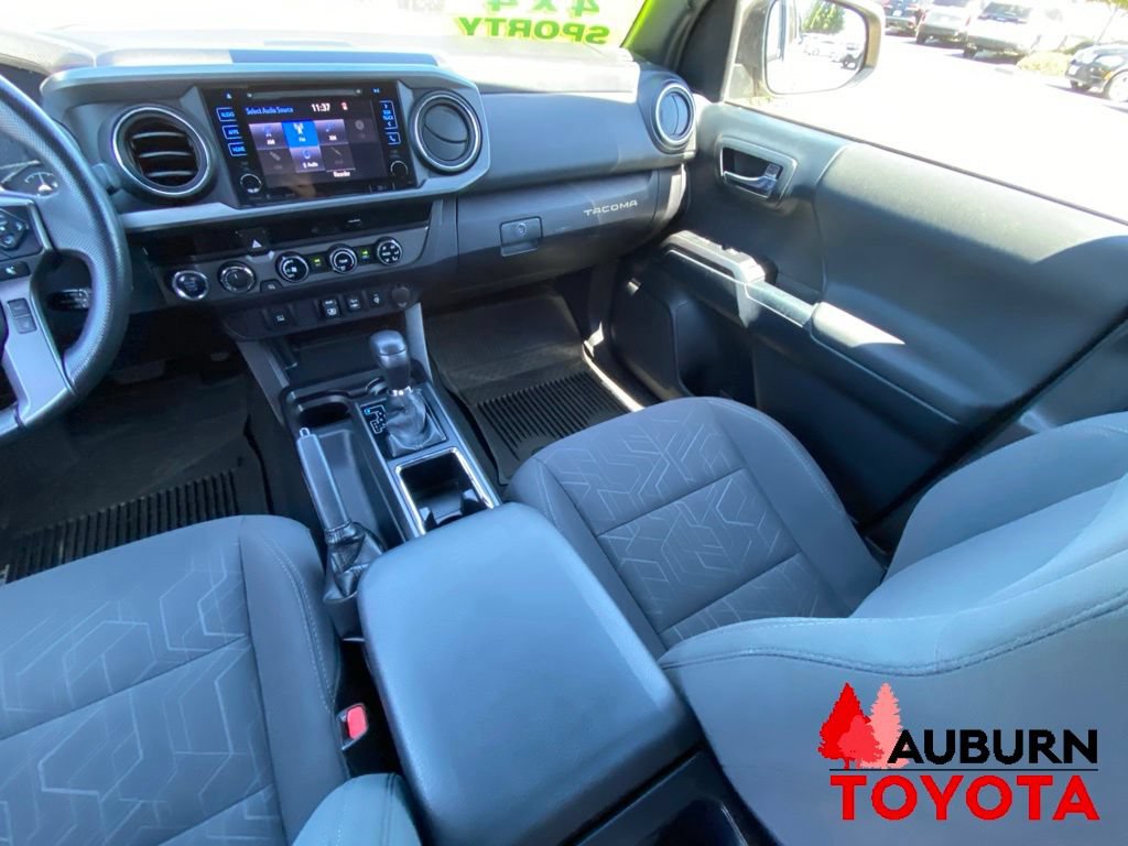 Used 2018 Toyota Tacoma TRD Sport AWD/4WD image 29