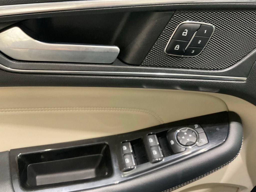 Used 2017 Ford Edge Titanium w/ Equipment Group 301A FWD image 7
