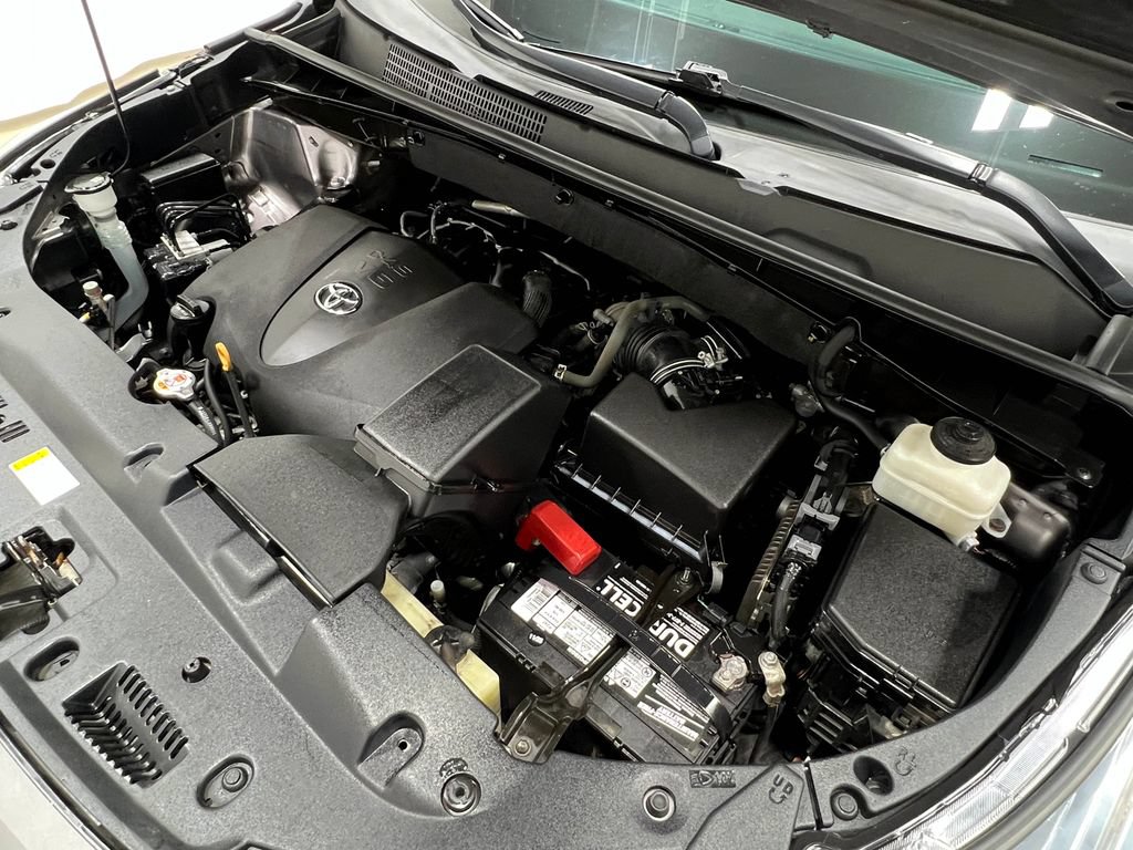 Used 2019 Toyota Highlander XLE AWD/4WD image 29
