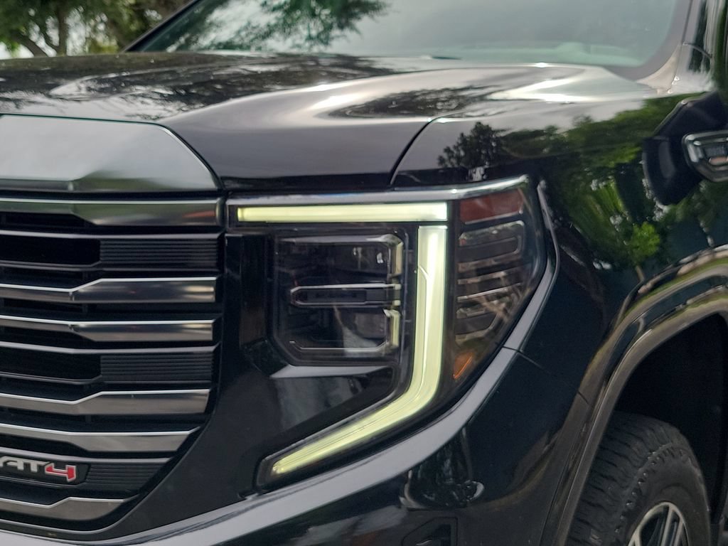 Certified 2022 GMC Sierra 1500 AT4 w/ AT4 Premium Package AWD/4WD image 10