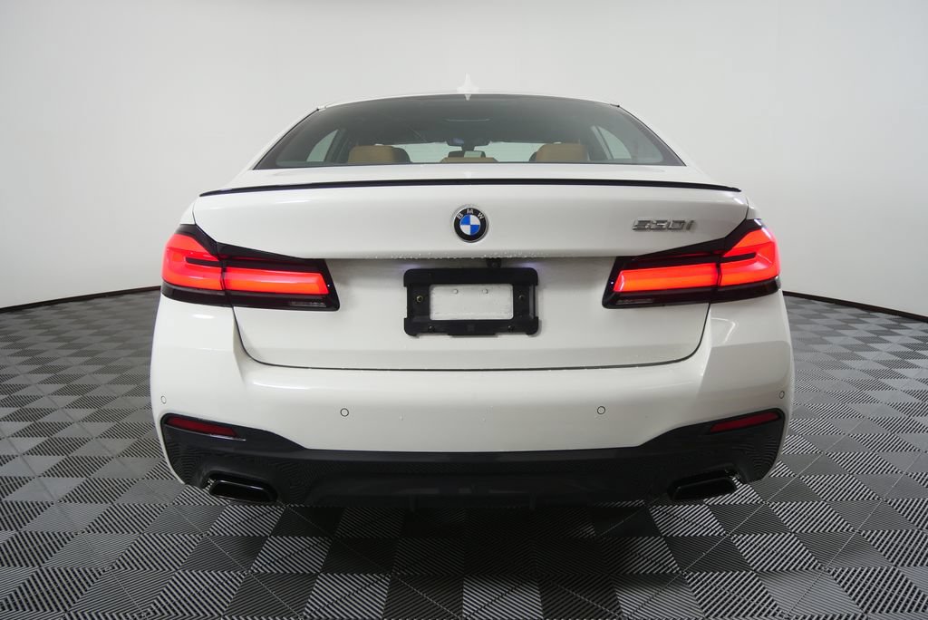 Used 2023 BMW 530i w/ M Sport Package RWD image 4