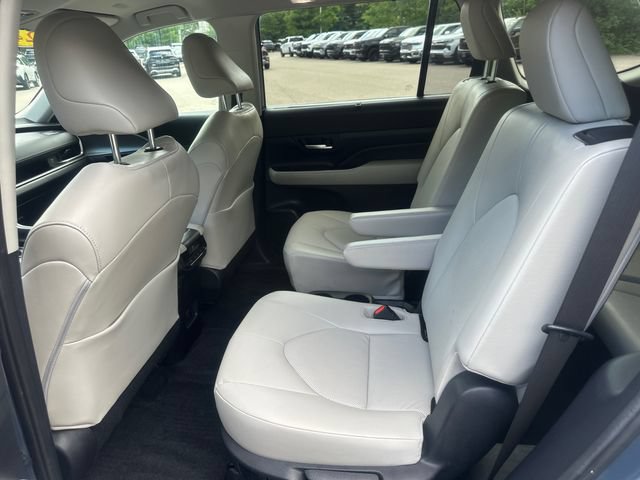 Used 2024 Toyota Grand Highlander AWD image 18