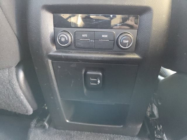 Used 2019 Chevrolet Traverse LT image 13