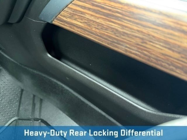 Used 2020 Chevrolet Silverado 1500 High Country w/ Technology Package AWD/4WD image 30