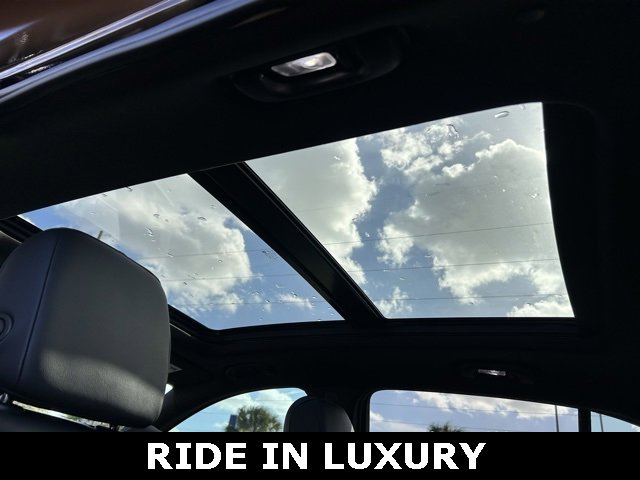 Used 2021 Cadillac XT4 Premium Luxury w/ LPO, Radiant Package image 17