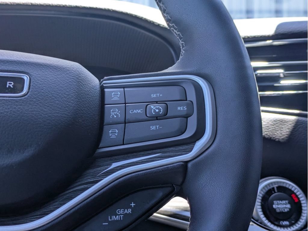Used 2022 Jeep Wagoneer Series II AWD/4WD image 23