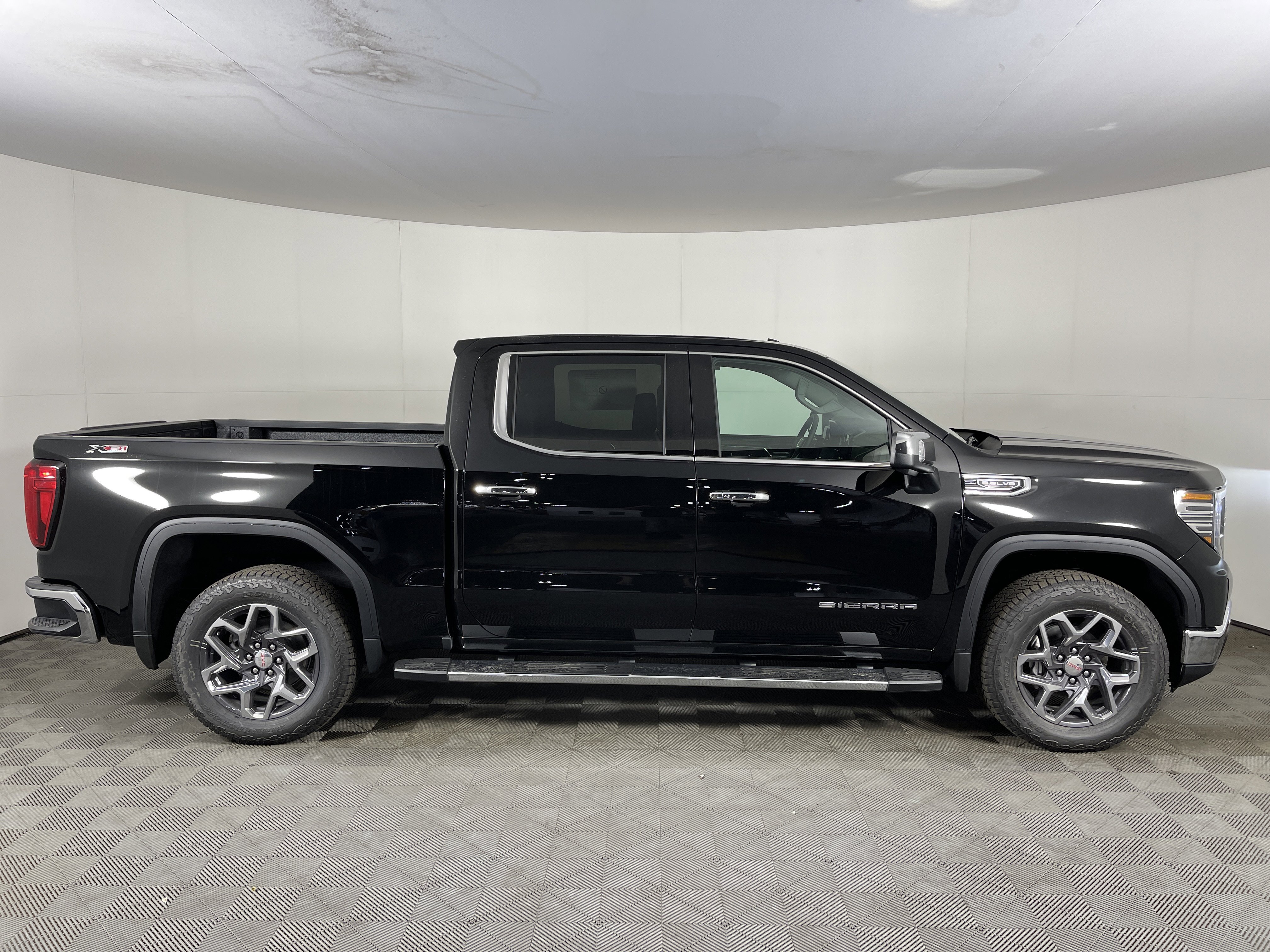 New 2026 GMC Sierra 1500 SLT w/ SLT Premium Plus Package image 5