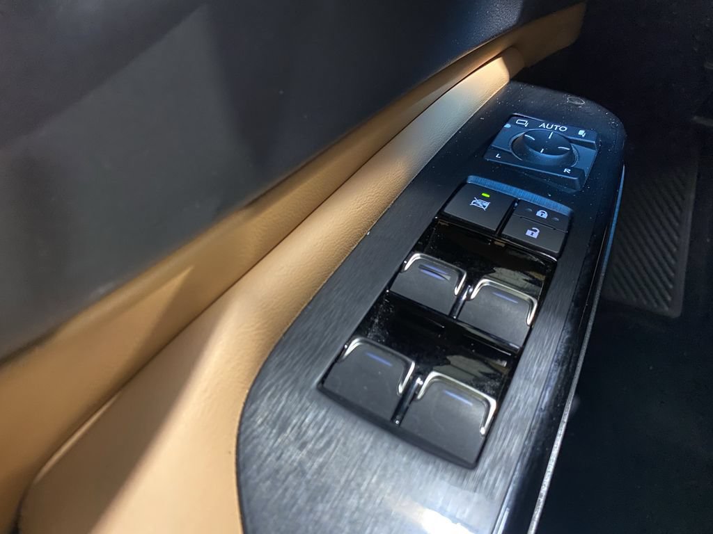 Used 2022 Lexus ES 350 w/ Premium Package FWD image 8