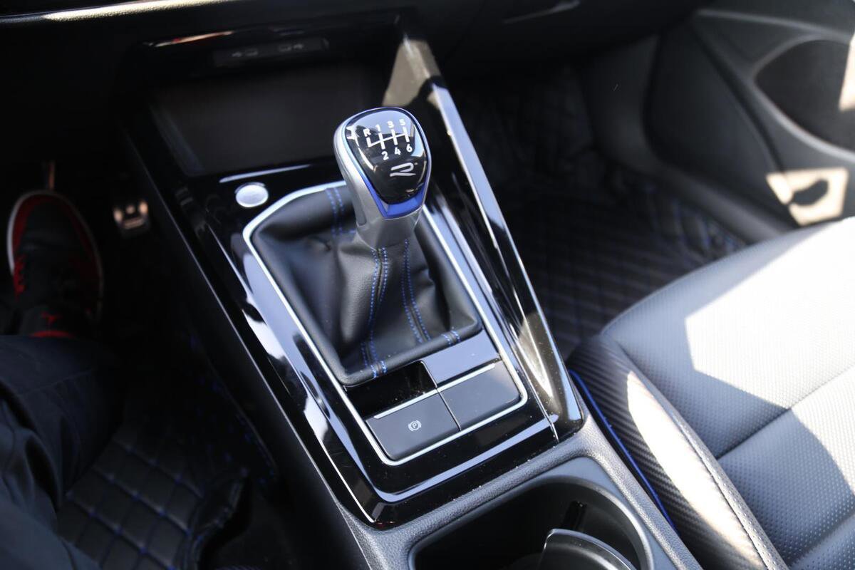 Used 2024 Volkswagen Golf R image 16