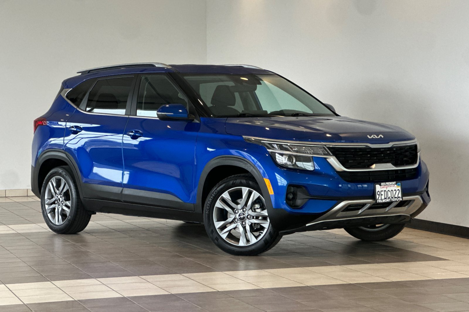 Used 2023 Kia Seltos S FWD image 2