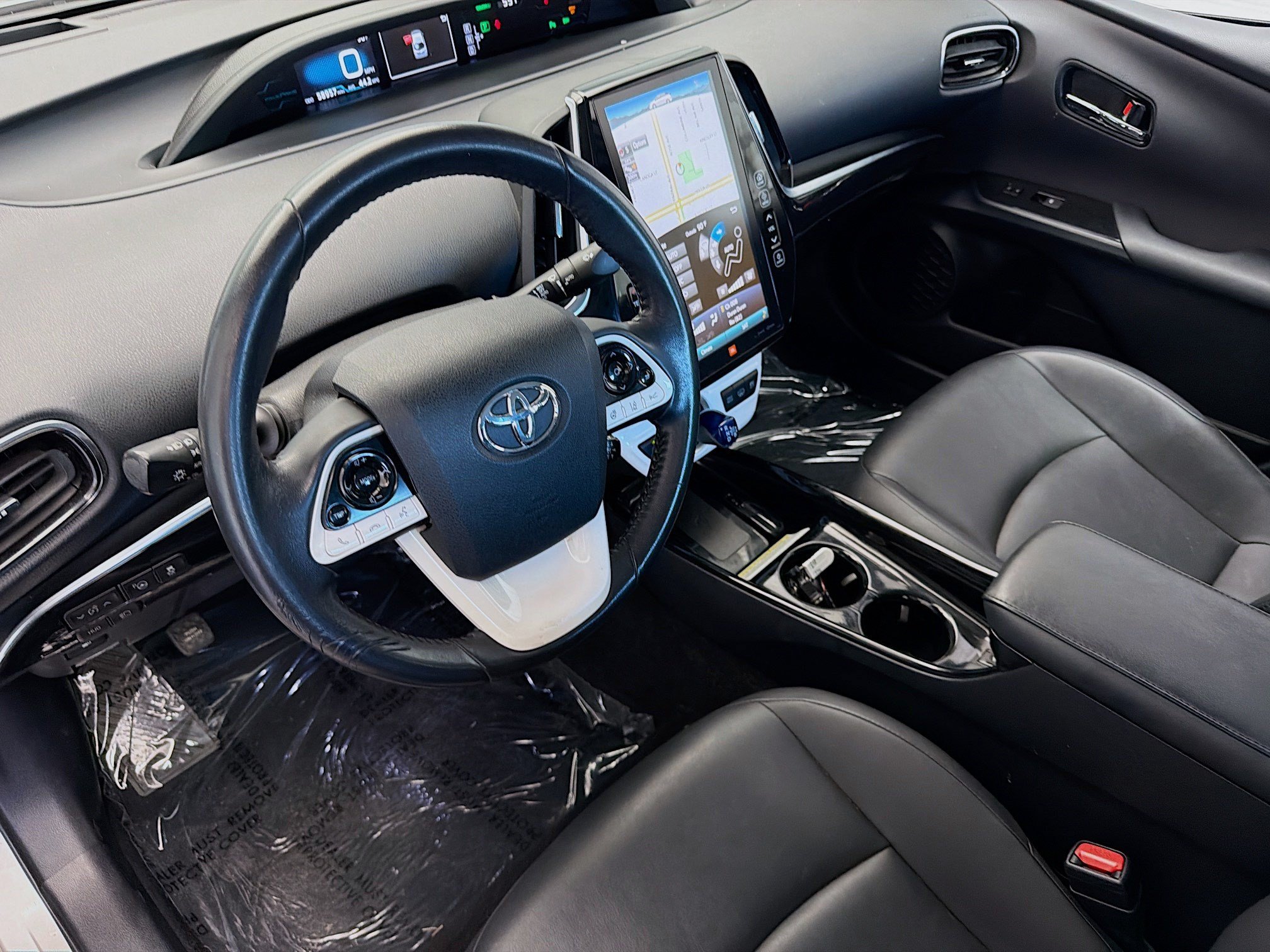 Used 2017 Toyota Prius Prime Advanced w/ Carpet Mat Package FWD image 7