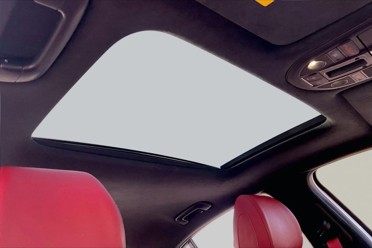 Used 2023 Genesis G70 3.3T w/ Sport Prestige Package image 17