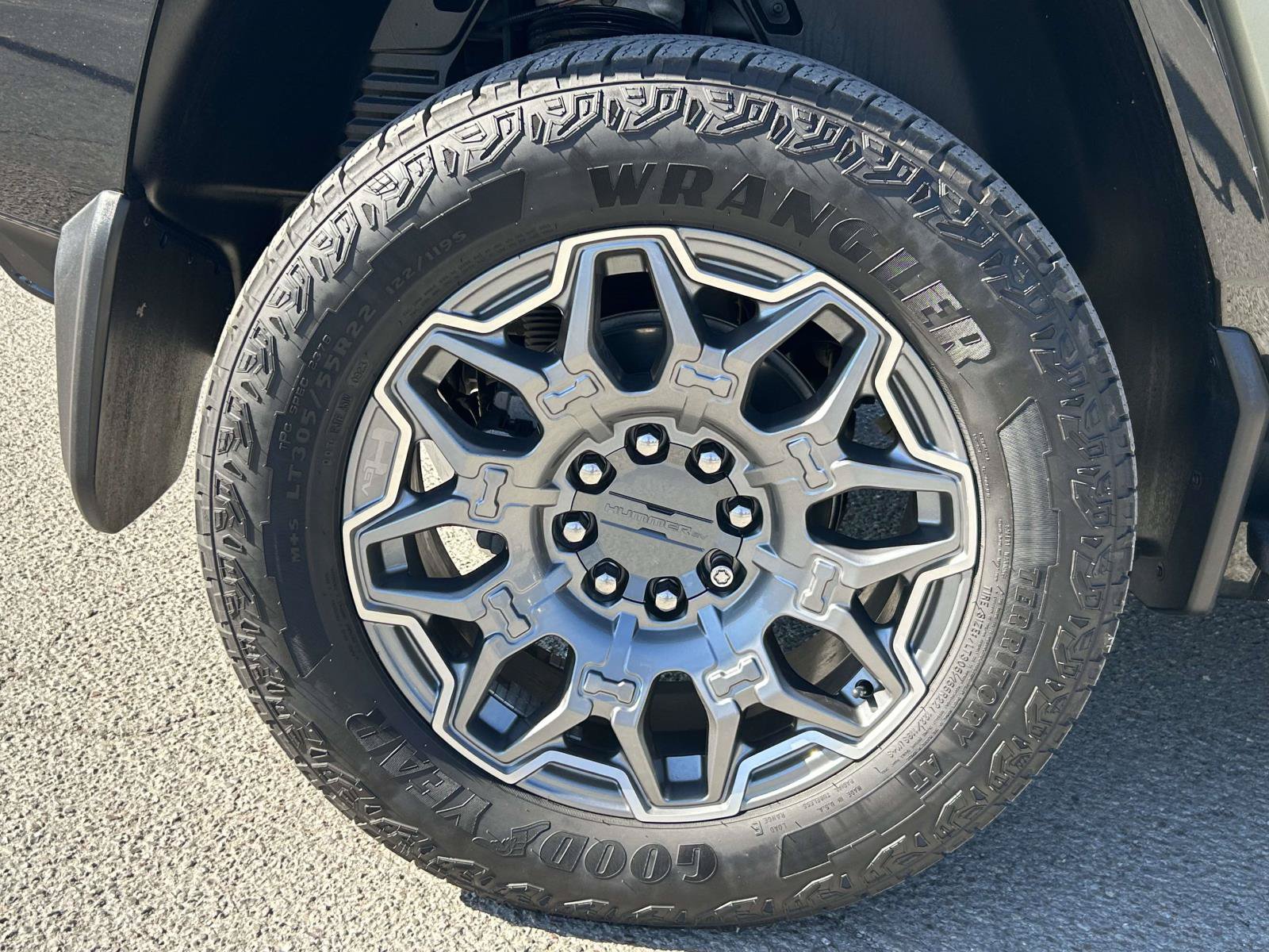Used 2024 GMC Hummer EV 3X AWD/4WD image 10