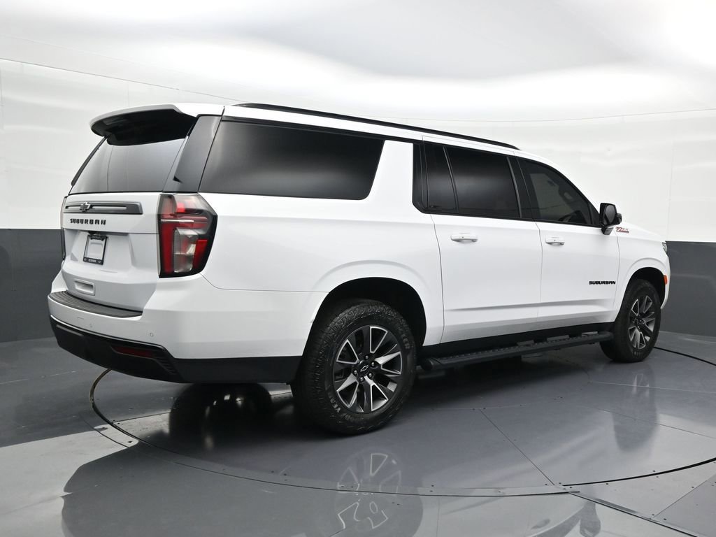 Used 2024 Chevrolet Suburban Z71 w/ Luxury Package image 5
