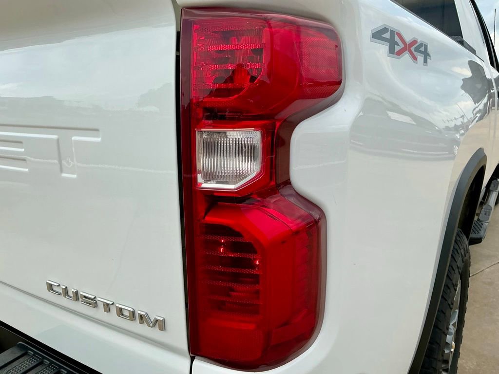 Used 2024 Chevrolet Silverado 2500 Custom w/ Custom Value Package image 16