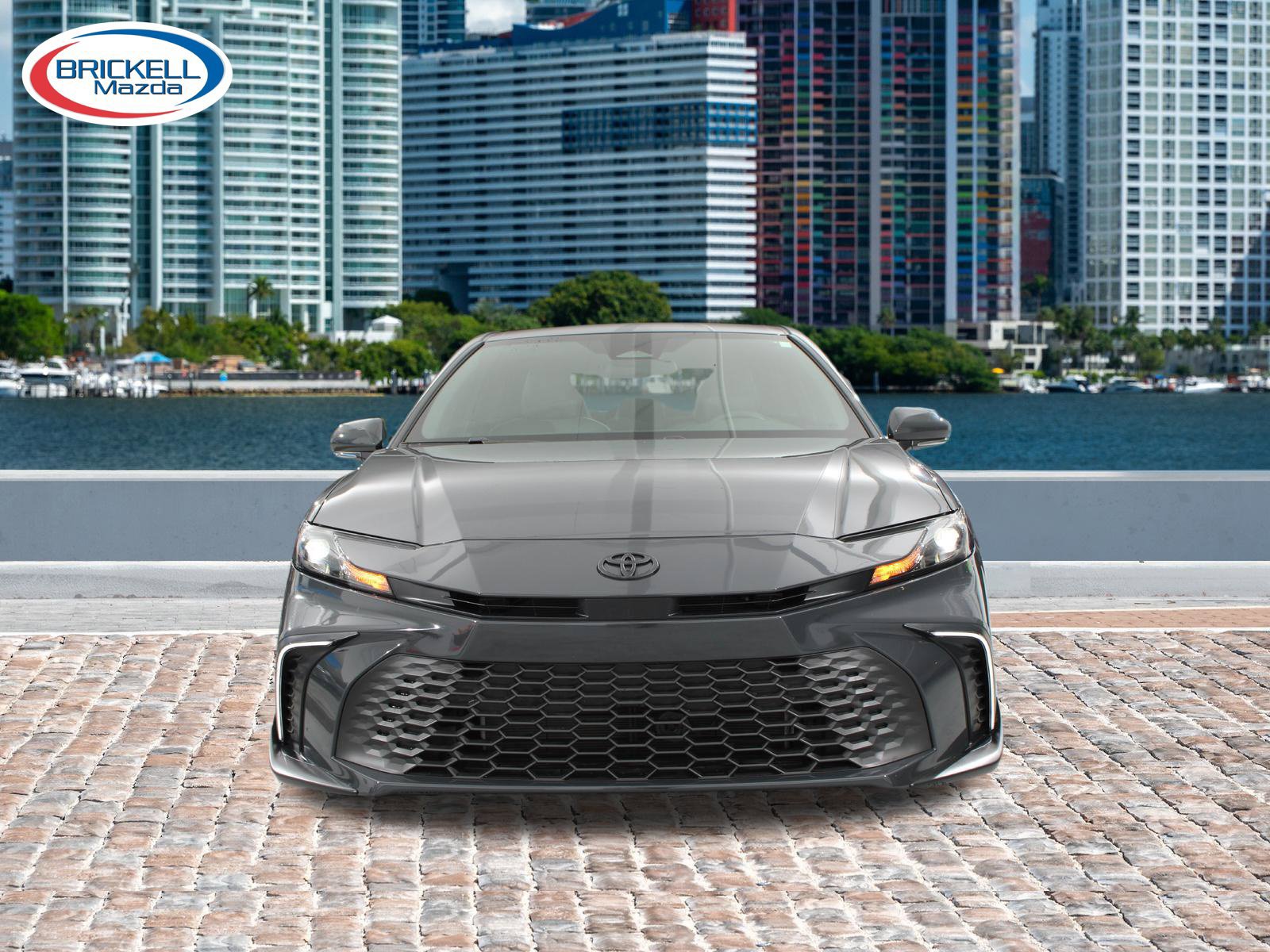 Used 2025 Toyota Camry SE FWD image 3