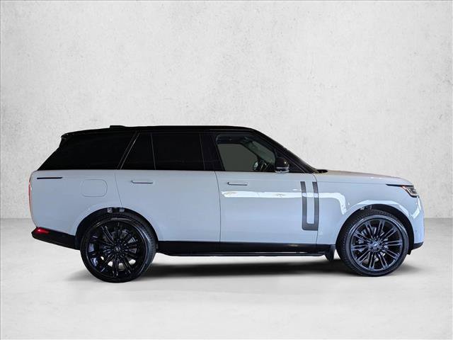 Used 2024 Land Rover Range Rover SE AWD/4WD image 4