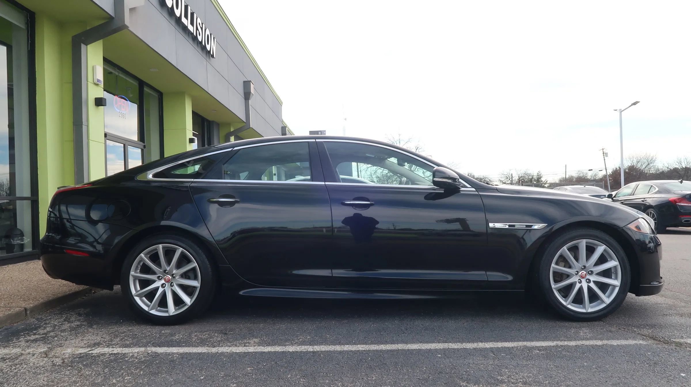 Used 2016 Jaguar XJ R-Sport AWD/4WD image 5