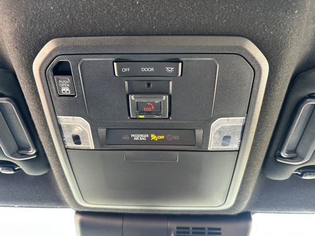Used 2025 Toyota 4Runner Trailhunter image 49