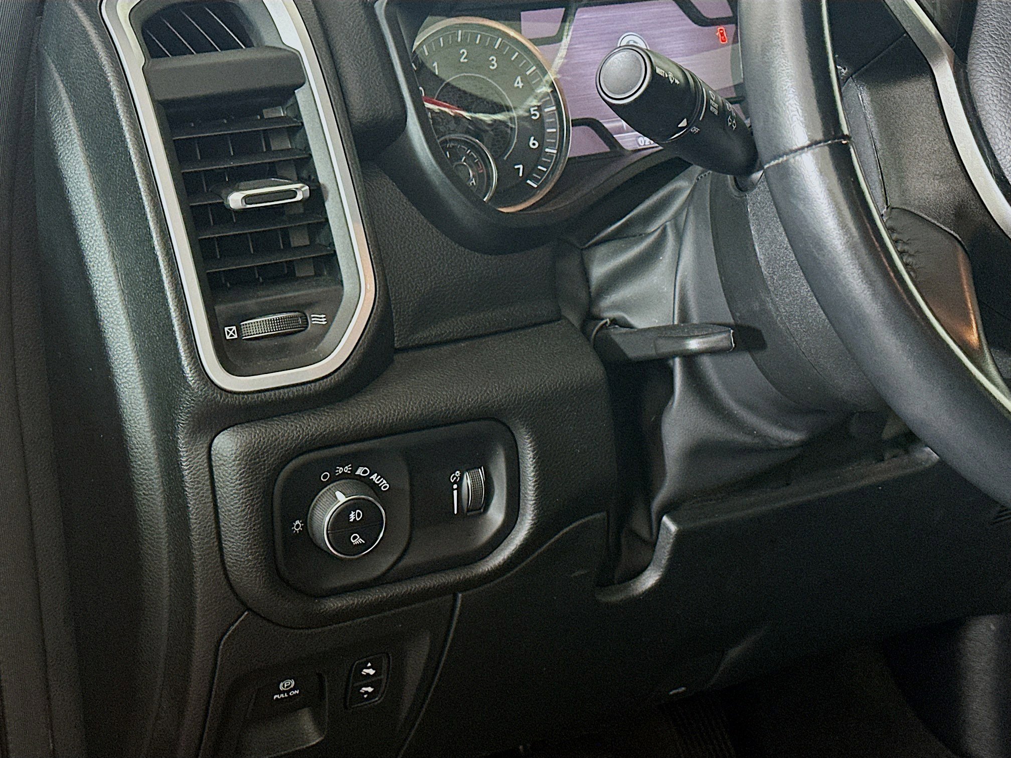 Used 2023 RAM 1500 Big Horn AWD/4WD image 16
