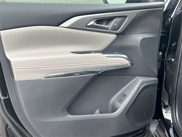 New 2025 Chevrolet Traverse LT w/ LPO, Floor Liner Package image 16