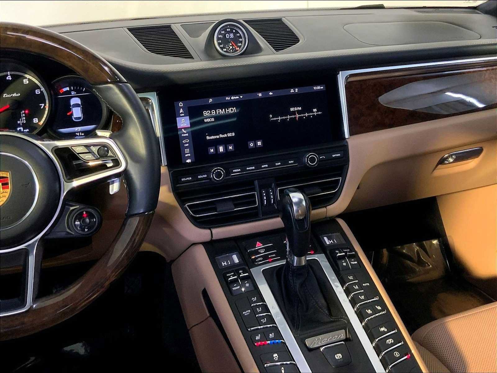 Used 2020 Porsche Macan Turbo AWD/4WD image 31