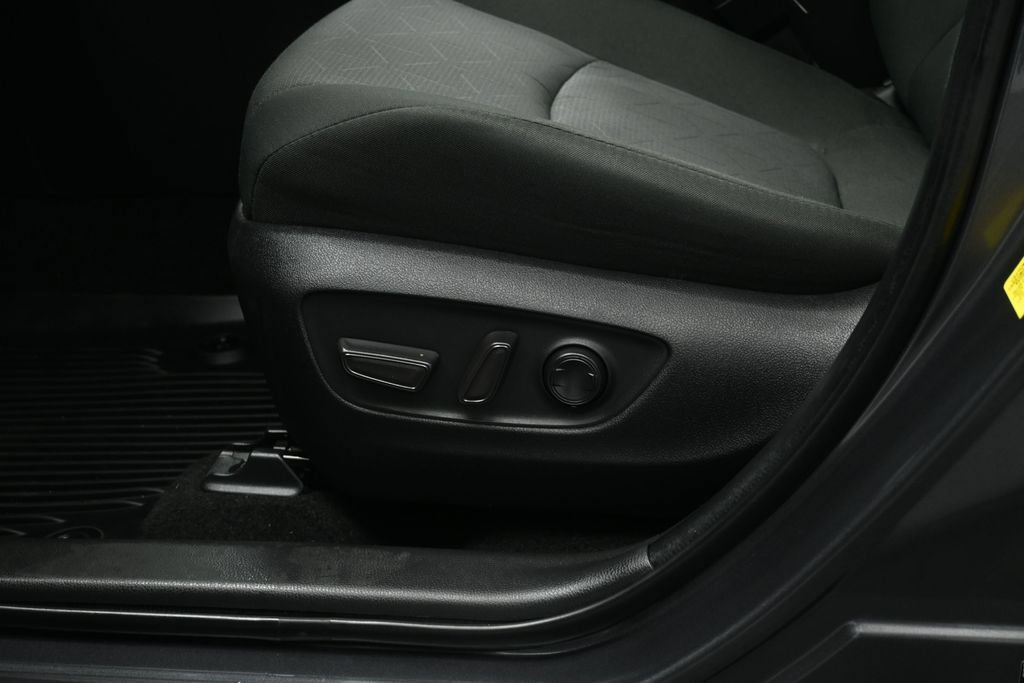 Used 2024 Toyota RAV4 XLE w/ Convenience Package FWD image 9