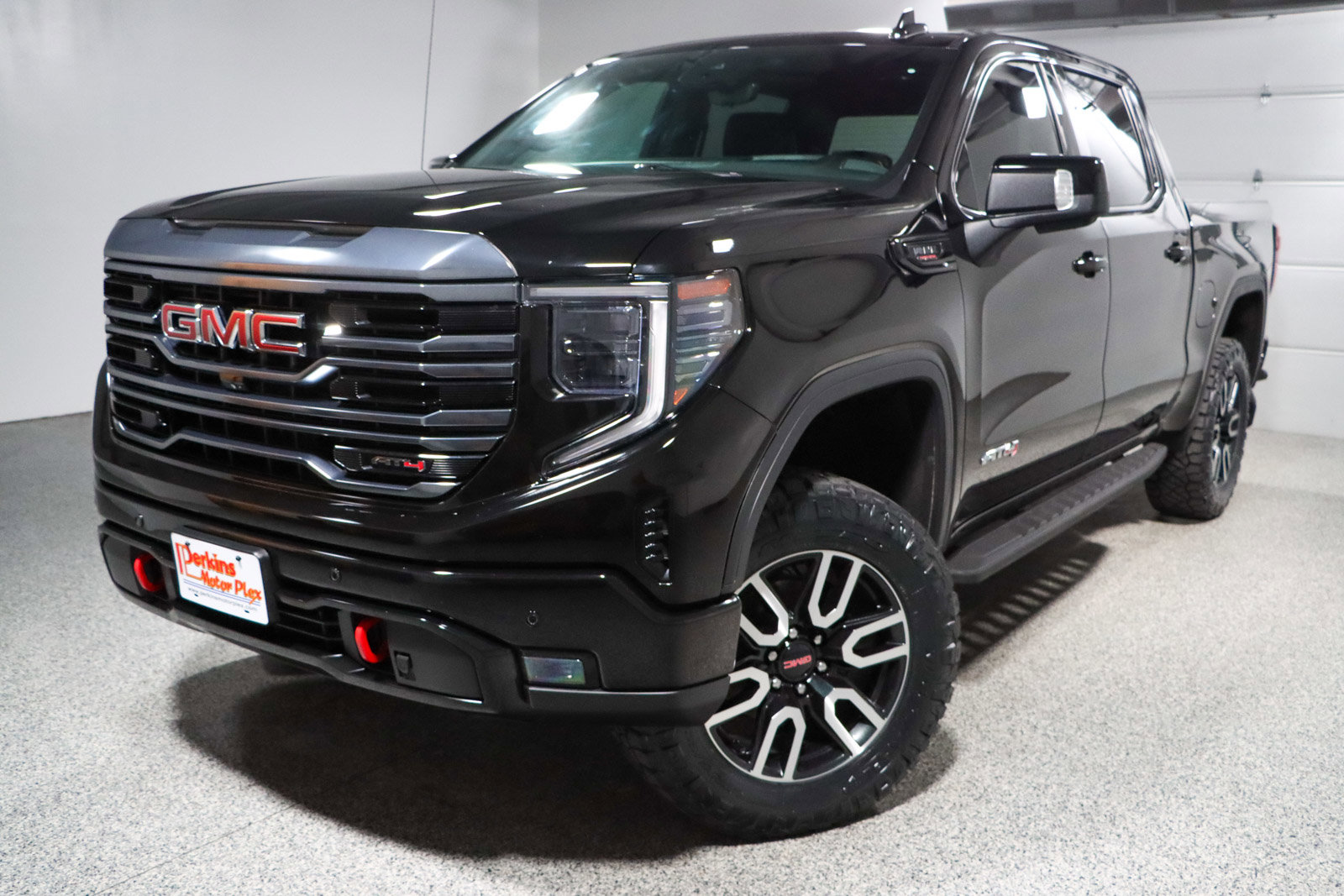 Used 2024 GMC Sierra 1500 AT4 w/ Technology Package AWD/4WD image 36