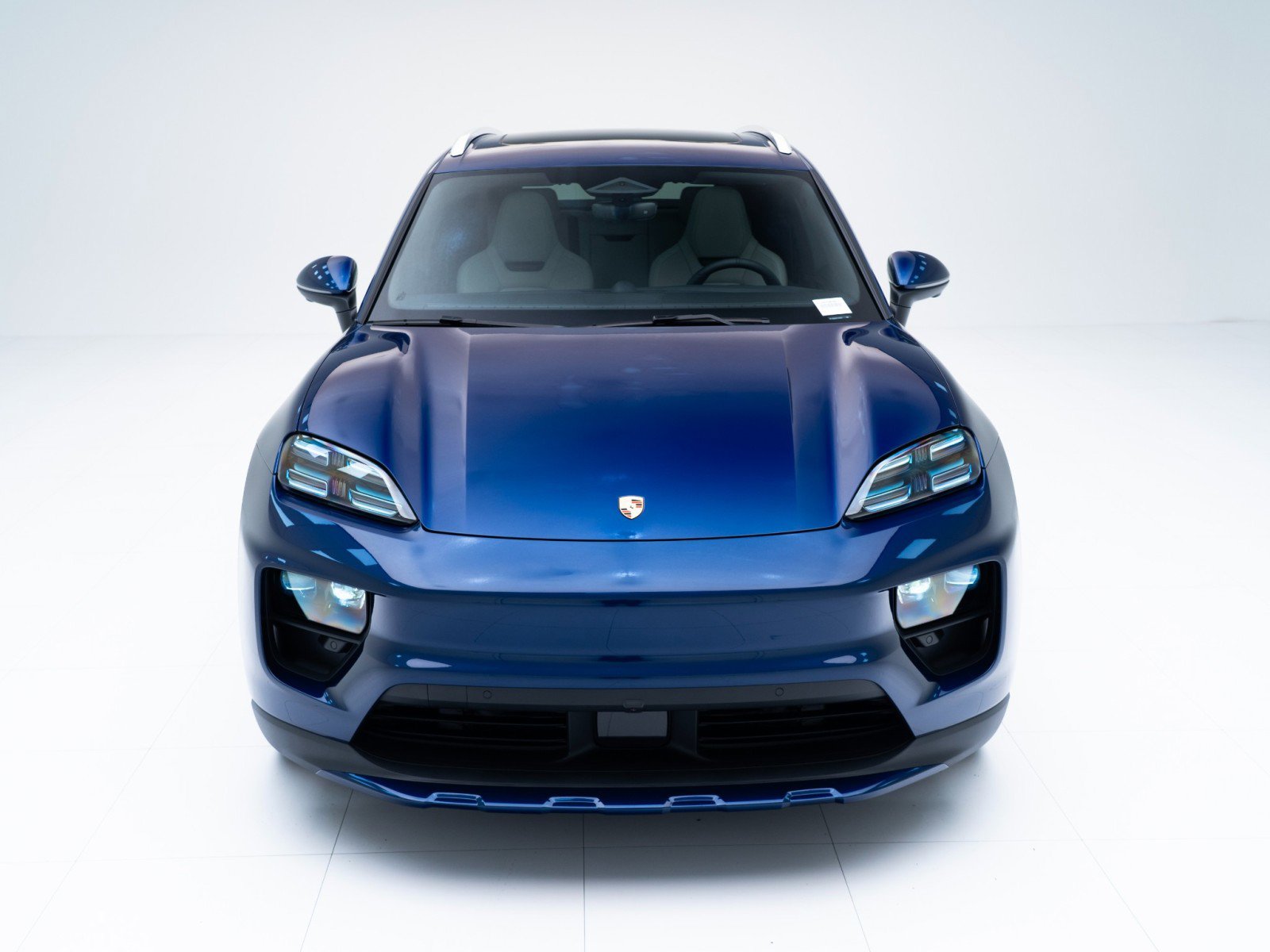 New 2026 Porsche Macan Electric RWD image 6