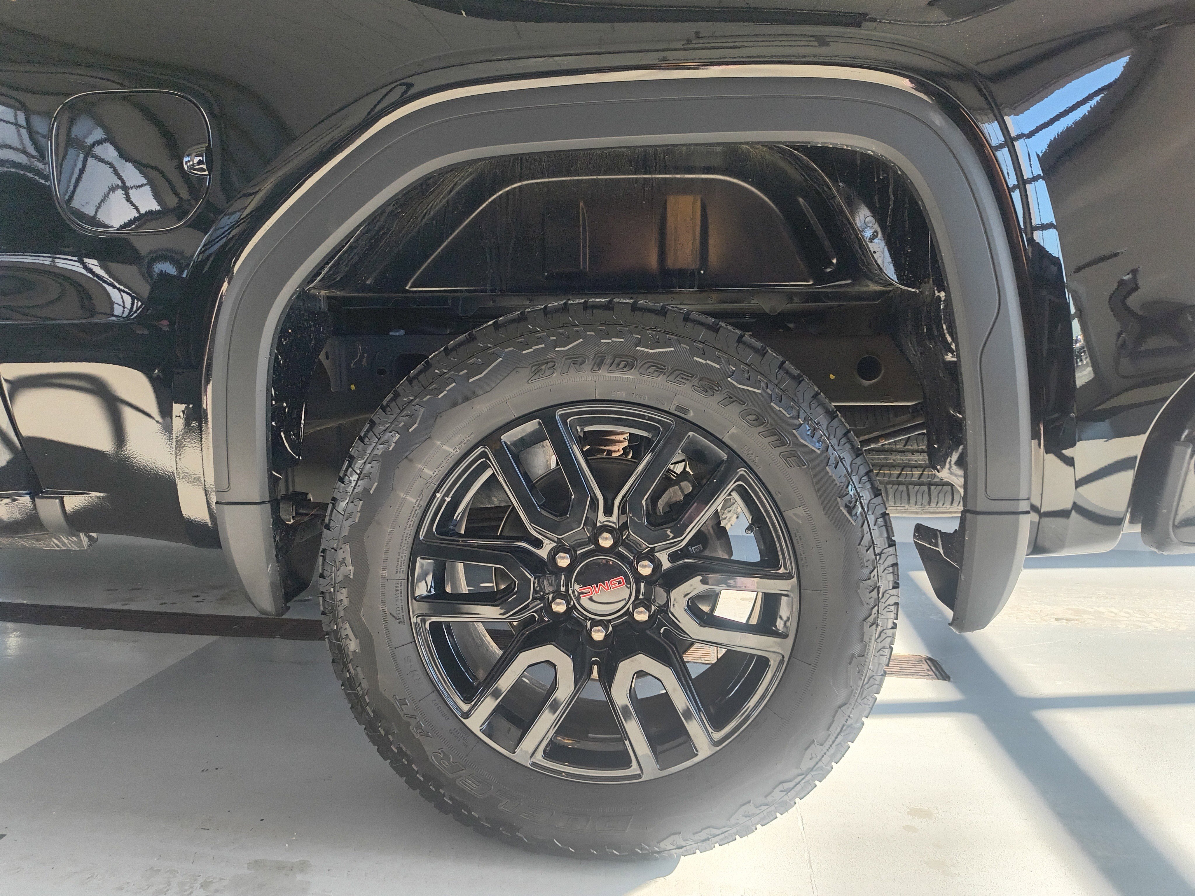 Used 2025 GMC Sierra 1500 Elevation image 25