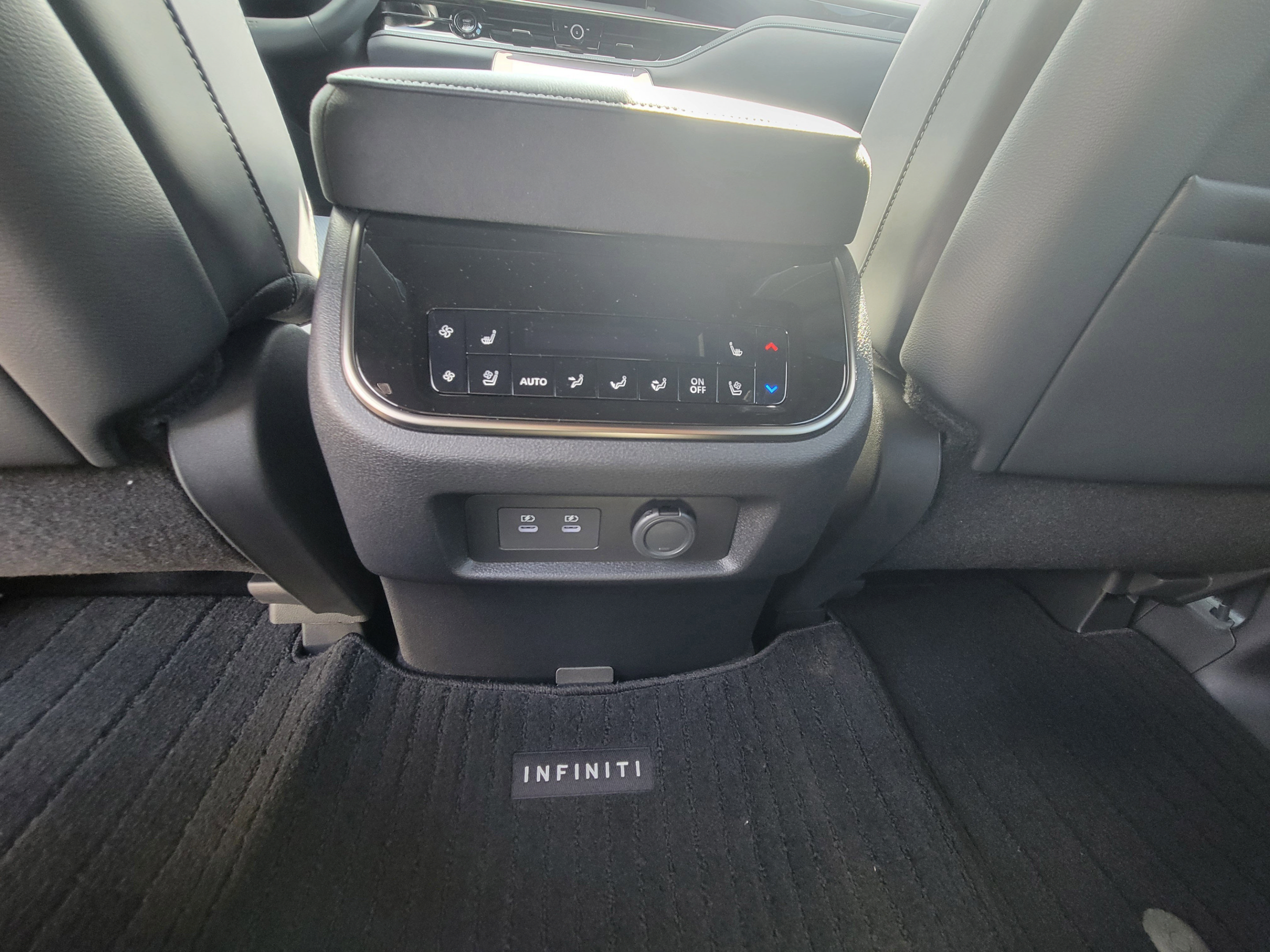 Used 2026 INFINITI QX80 4WD w/ Sport Exterior Package image 15