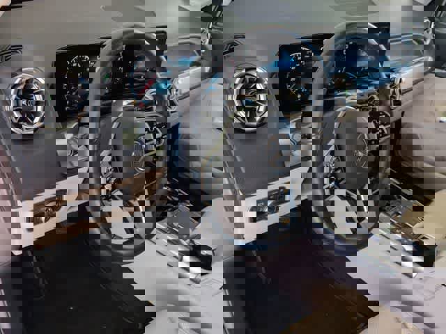 Used 2022 Mercedes-Benz GLB 250 image 10