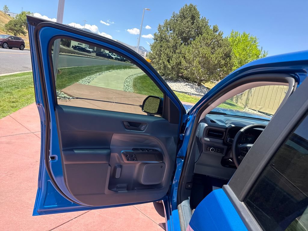 Certified 2025 Ford Maverick Lobo AWD/4WD image 11