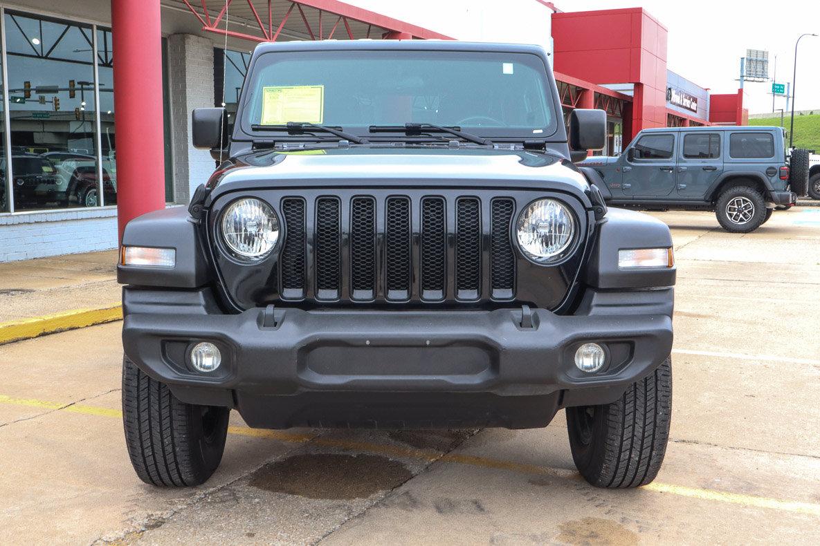 Used 2021 Jeep Wrangler Unlimited Sport AWD/4WD image 3