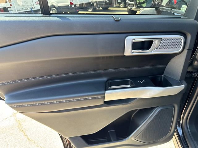 Used 2022 Ford Explorer Limited w/ Equipment Group 301A image 13