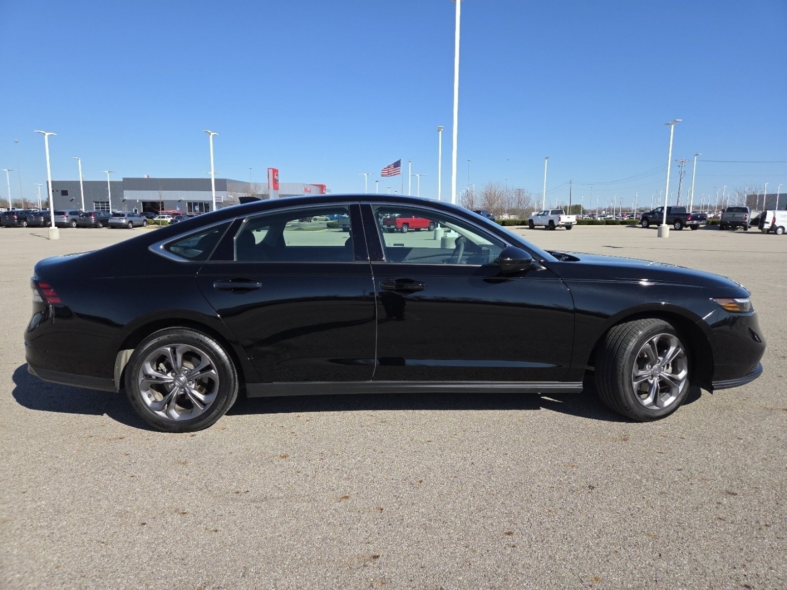 Used 2023 Honda Accord EX image 19