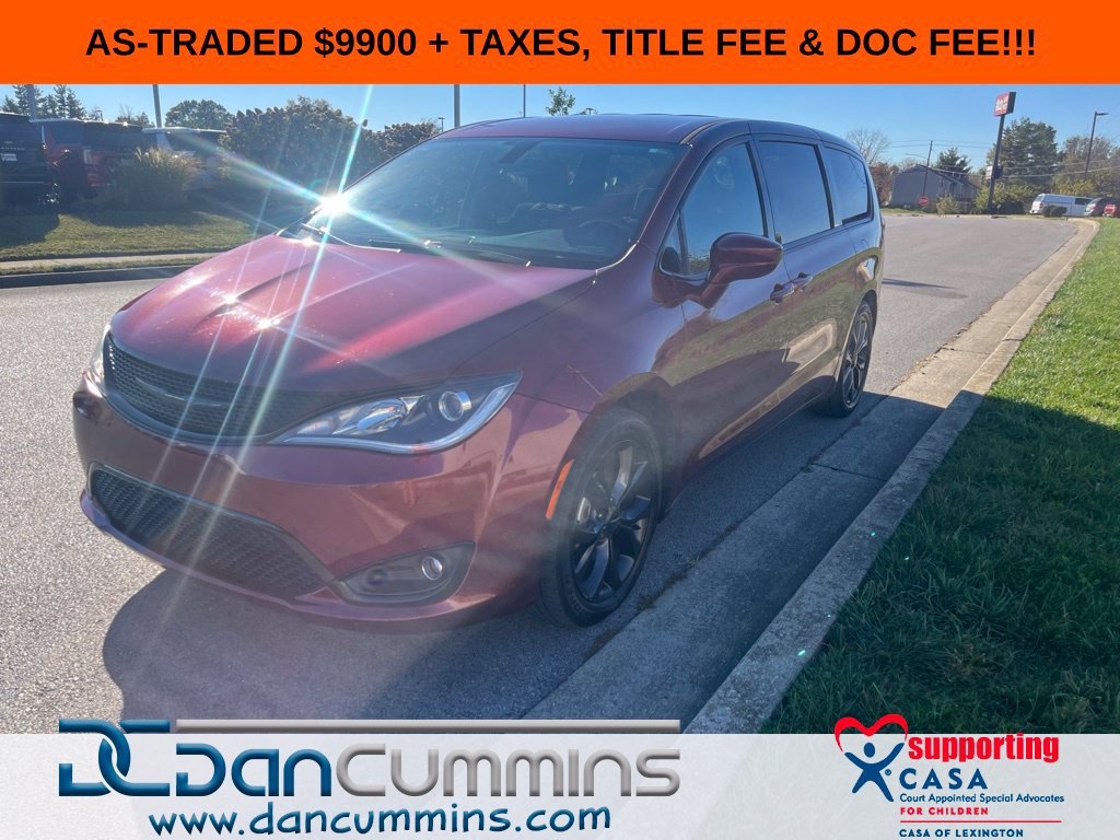 Used 2020 Chrysler Pacifica Touring w/ S Appearance Package FWD image 1