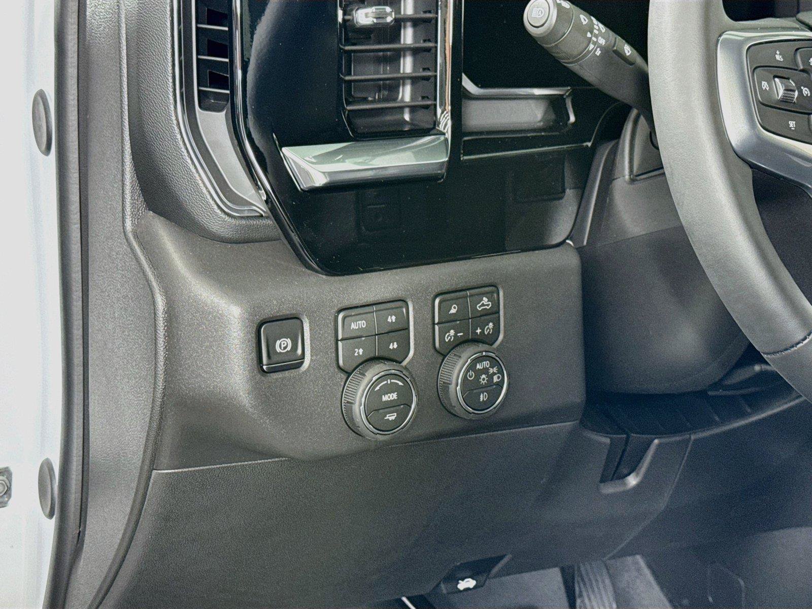 New 2026 Chevrolet Silverado 1500 LT Trail Boss w/ LT Trail Boss Premium Package AWD/4WD image 4