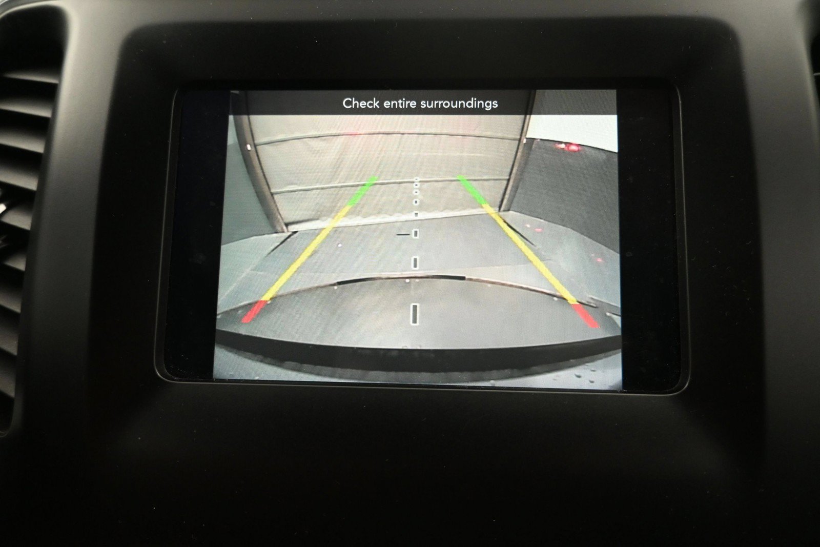 Used 2020 Jeep Cherokee Latitude w/ Cold Weather Group FWD image 16