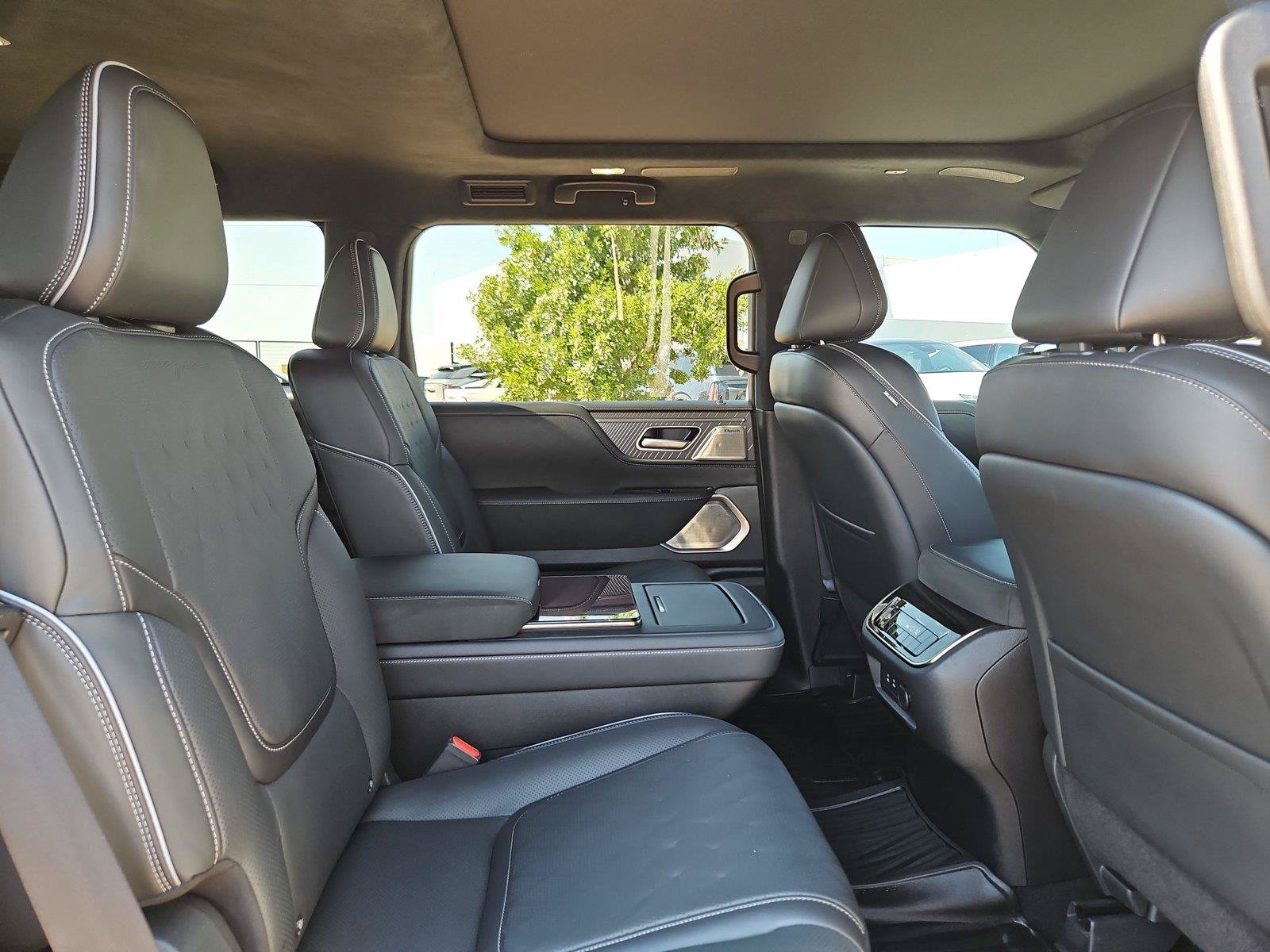 Used 2026 INFINITI QX80 Autograph w/ Premium Cargo Package AWD/4WD image 30