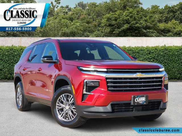 Used 2025 Chevrolet Traverse LT w/ Driver Confidence Package FWD image 1