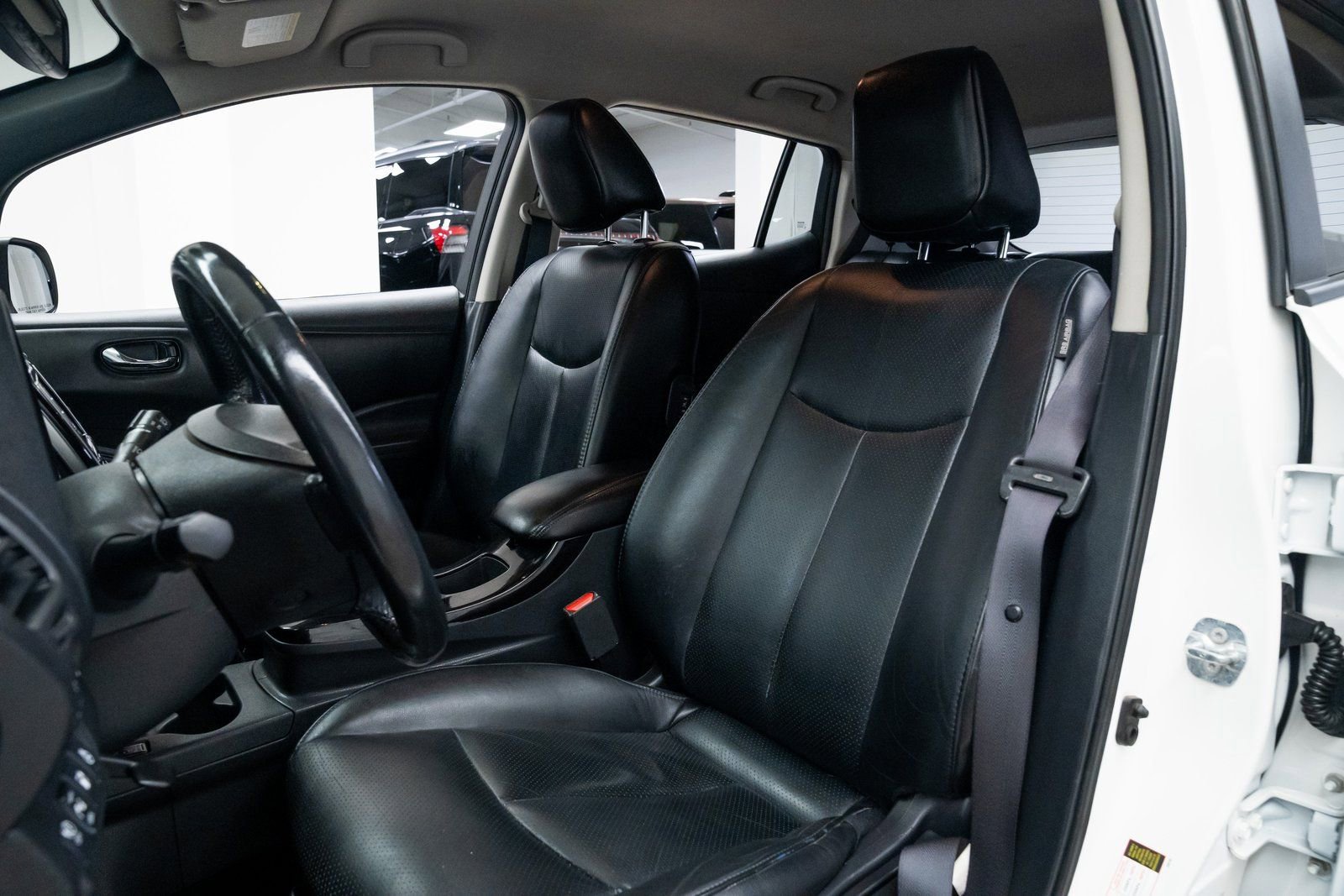 Used 2013 Nissan Leaf SL image 16