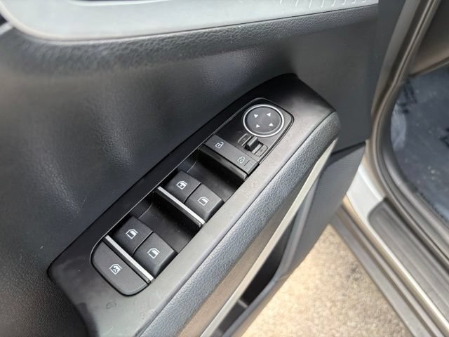 Used 2025 Kia Soul LX w/ LX Technology Package FWD image 16