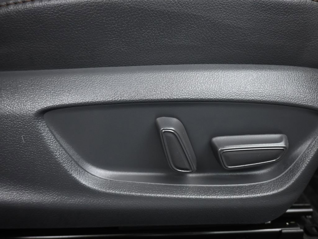 Used 2019 Toyota Camry XLE FWD image 41
