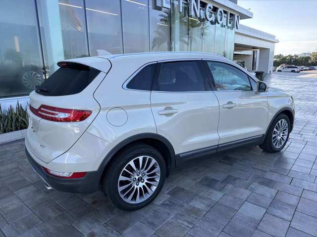Used 2018 Lincoln MKC Reserve FWD image 2