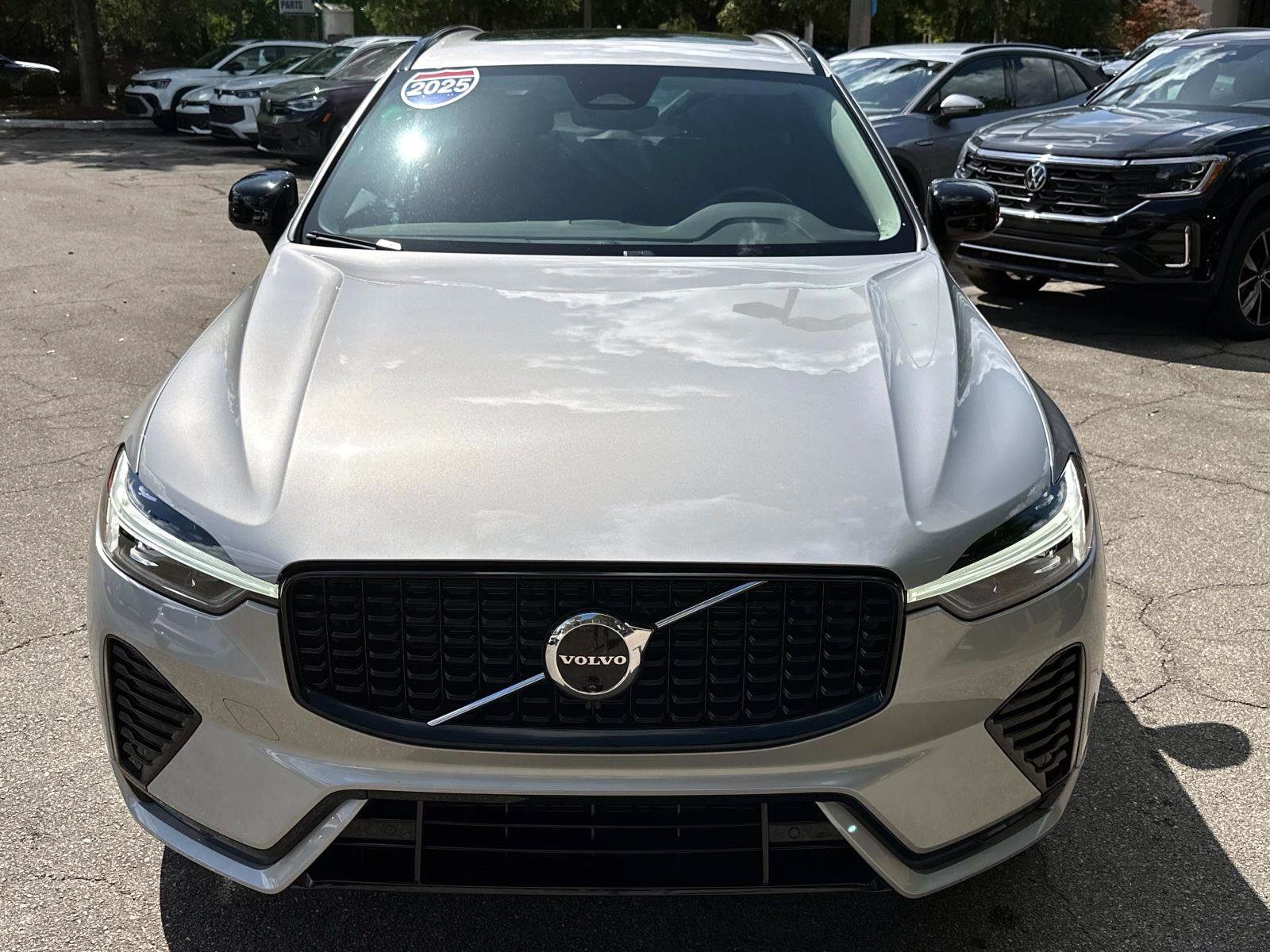 Certified 2025 Volvo XC60 B5 Plus image 8