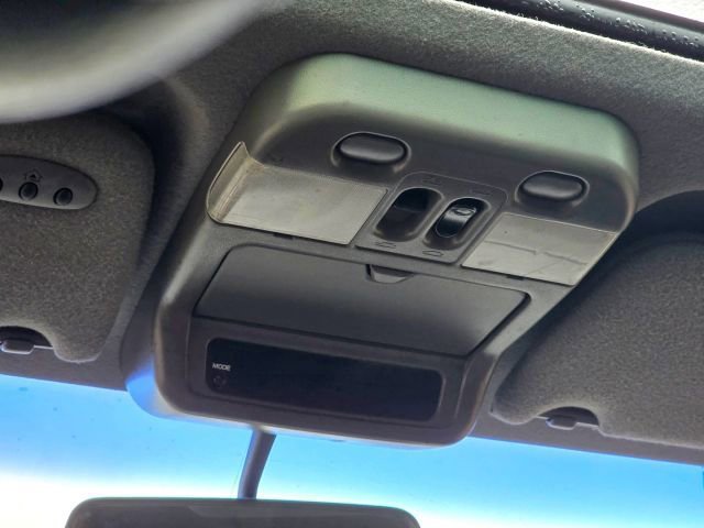 Used 2001 Nissan Pathfinder SE image 23