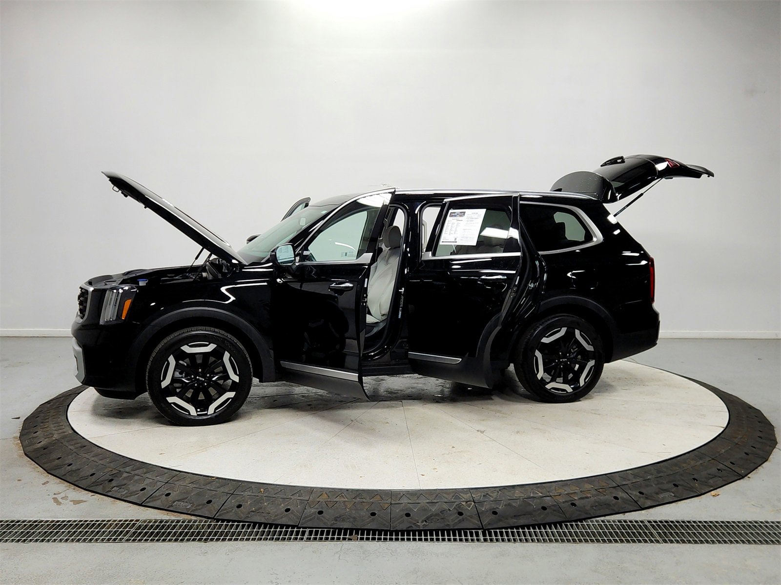 Used 2024 Kia Telluride S w/ S Sunroof Package image 12